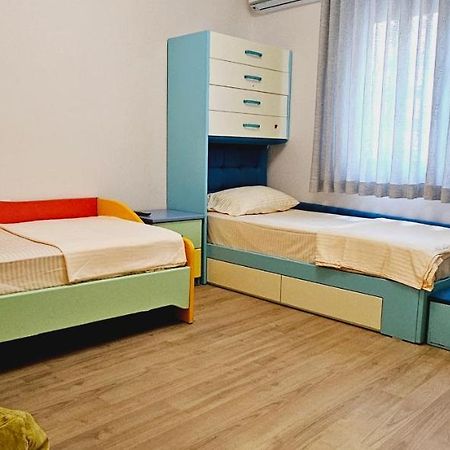 Discover Tirana From Our 3-Room Apartment With Free Parking-Komuna E Parisit Eksteriør bilde