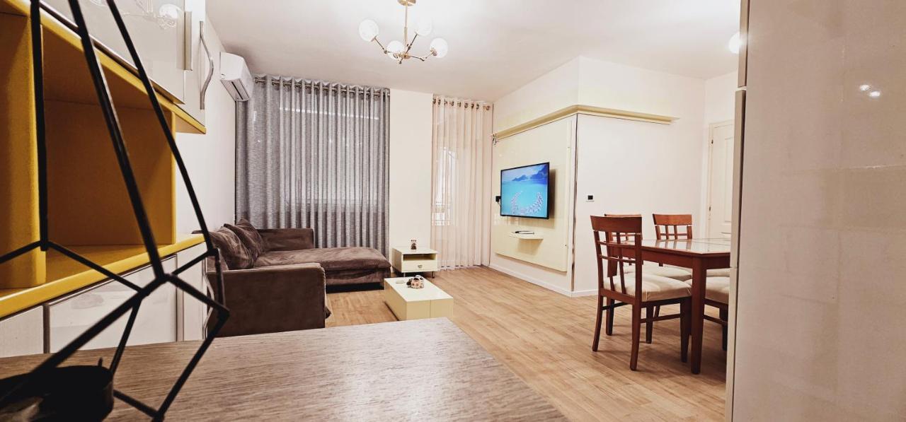 Discover Tirana From Our 3-Room Apartment With Free Parking-Komuna E Parisit Eksteriør bilde