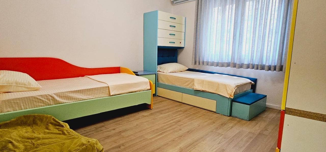 Discover Tirana From Our 3-Room Apartment With Free Parking-Komuna E Parisit Eksteriør bilde