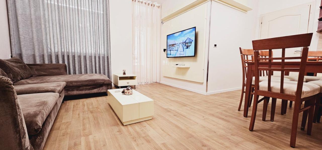 Discover Tirana From Our 3-Room Apartment With Free Parking-Komuna E Parisit Eksteriør bilde