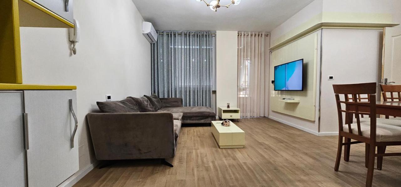 Discover Tirana From Our 3-Room Apartment With Free Parking-Komuna E Parisit Eksteriør bilde