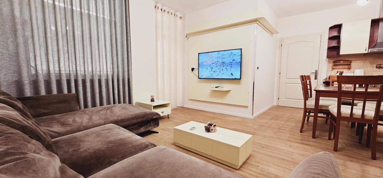 Discover Tirana From Our 3-Room Apartment With Free Parking-Komuna E Parisit Eksteriør bilde