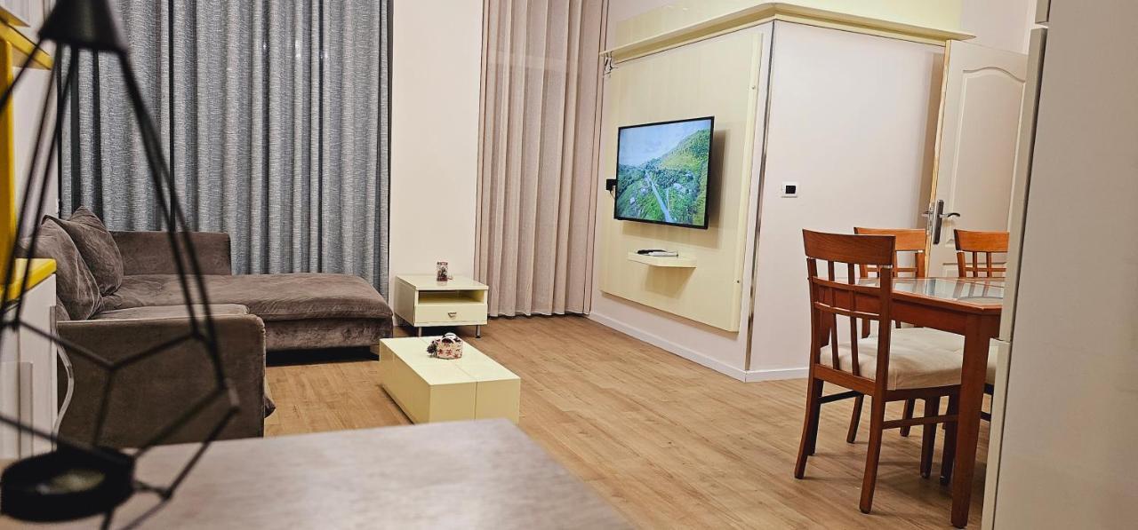 Discover Tirana From Our 3-Room Apartment With Free Parking-Komuna E Parisit Eksteriør bilde