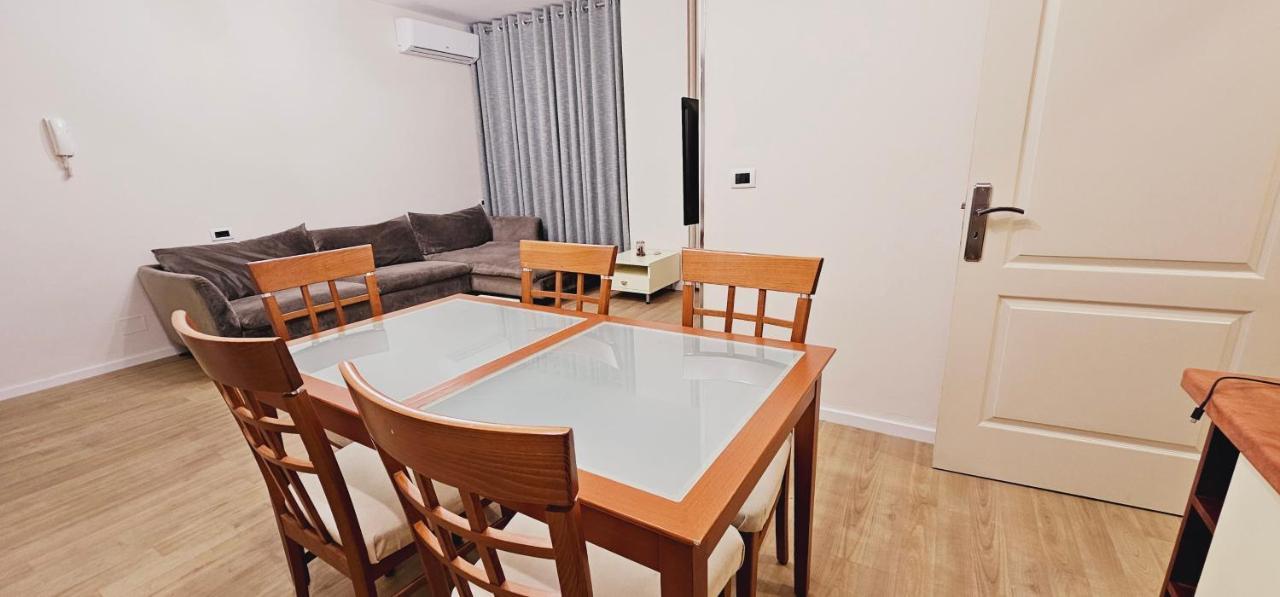 Discover Tirana From Our 3-Room Apartment With Free Parking-Komuna E Parisit Eksteriør bilde